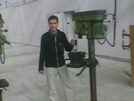 moi avec la machine de persage